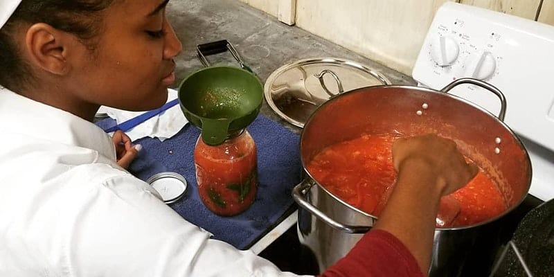 person water bath canning tomatoes